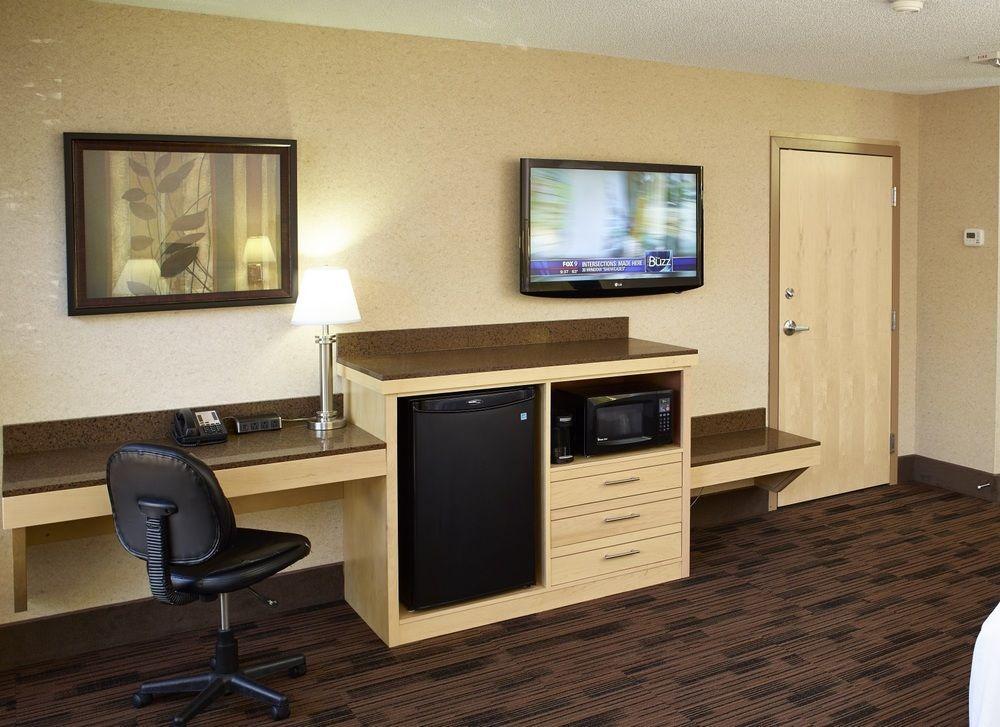 Livinn Hotel Minneapolis North / Fridley Eksteriør billede