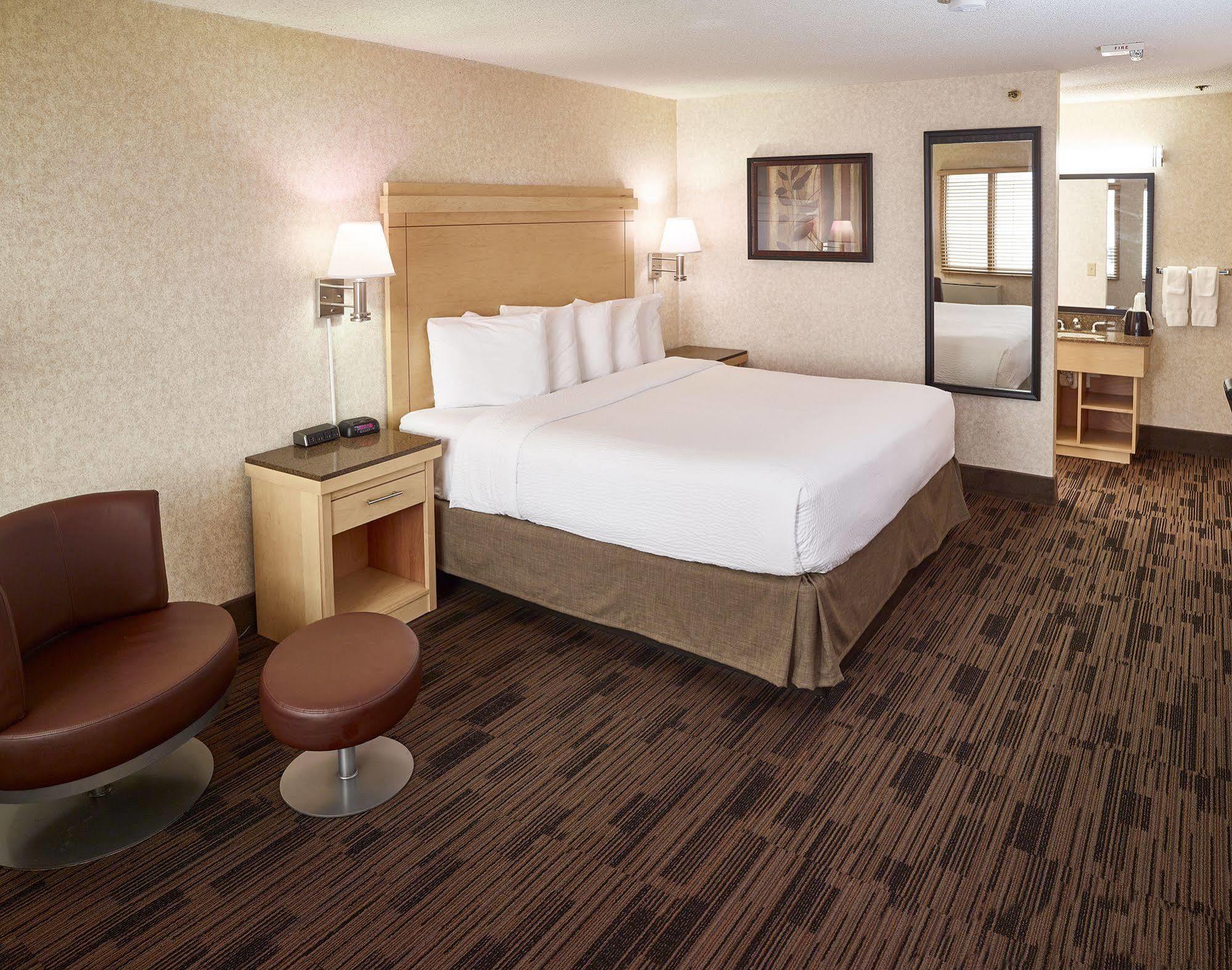 Livinn Hotel Minneapolis North / Fridley Eksteriør billede
