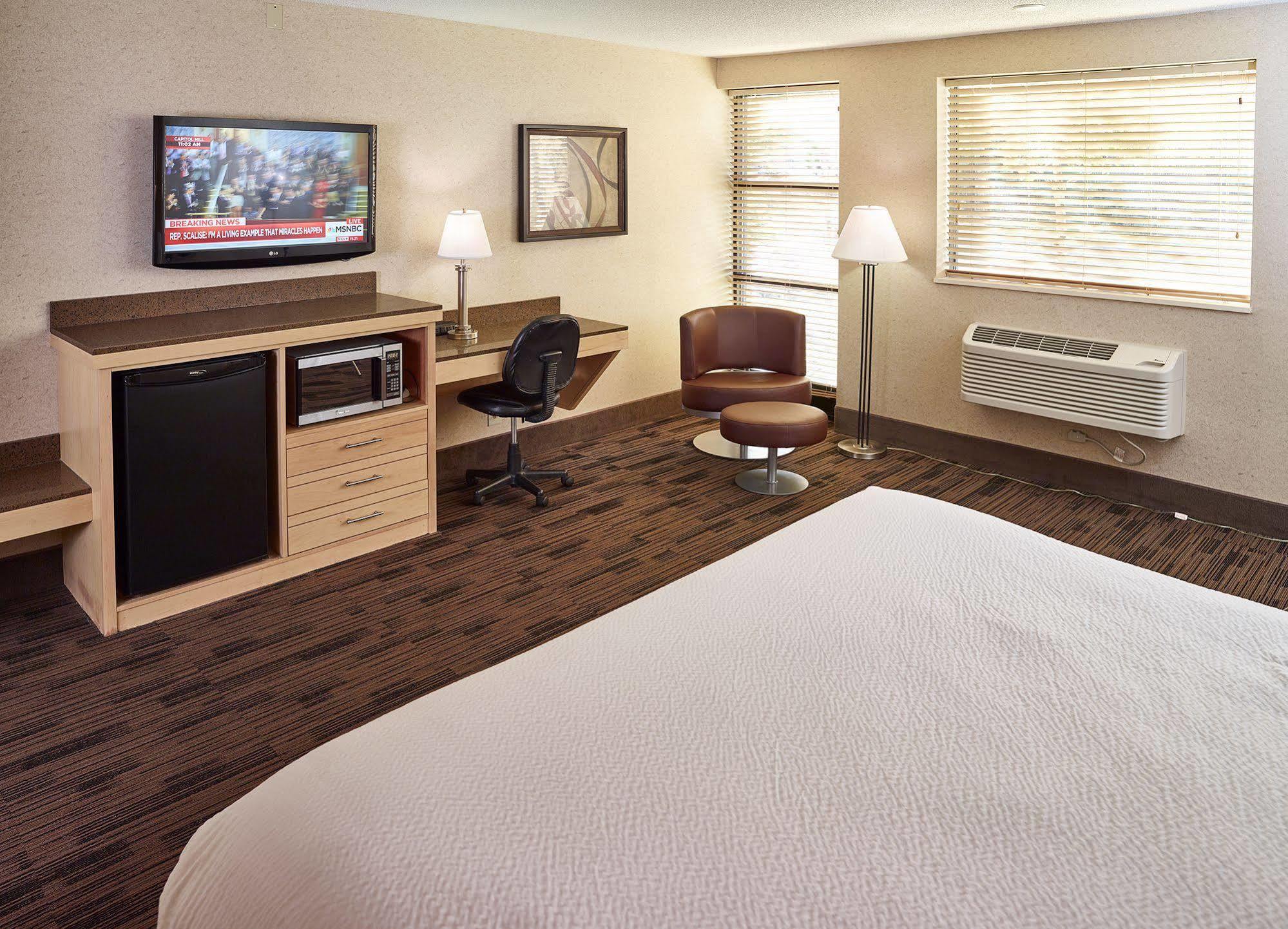 Livinn Hotel Minneapolis North / Fridley Eksteriør billede