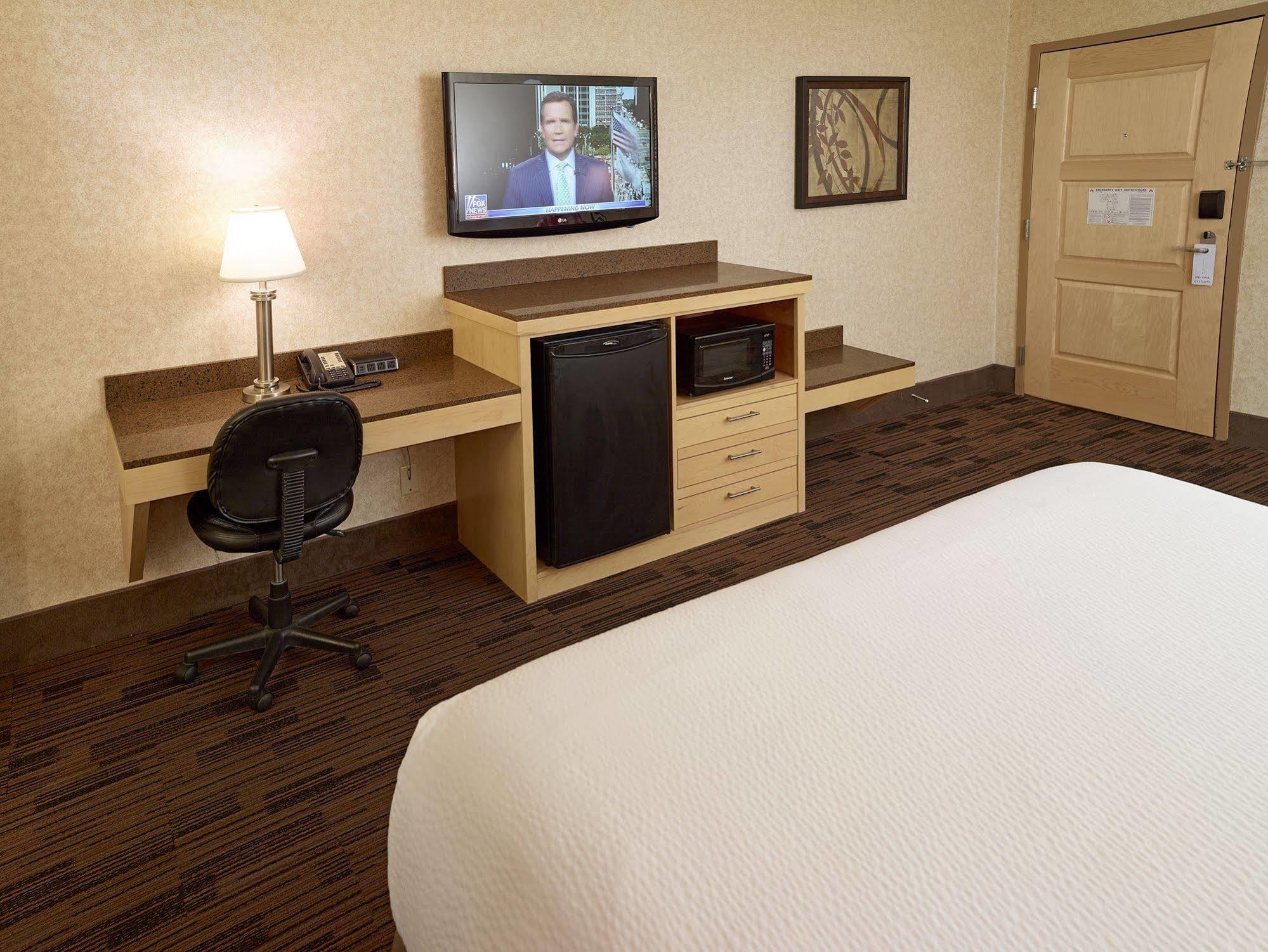 Livinn Hotel Minneapolis North / Fridley Eksteriør billede